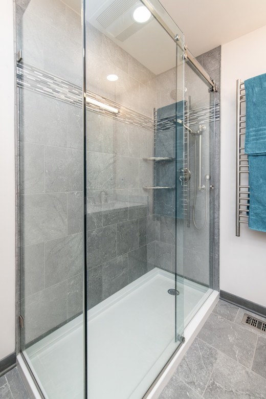 20220210-185-Woodwalk-Ct-red-realty-006_web.jpg