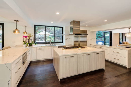3764 Benedict Canyon Ln-small-010-003-Inchoate0005Upload09-666x445-72dpi.jpg