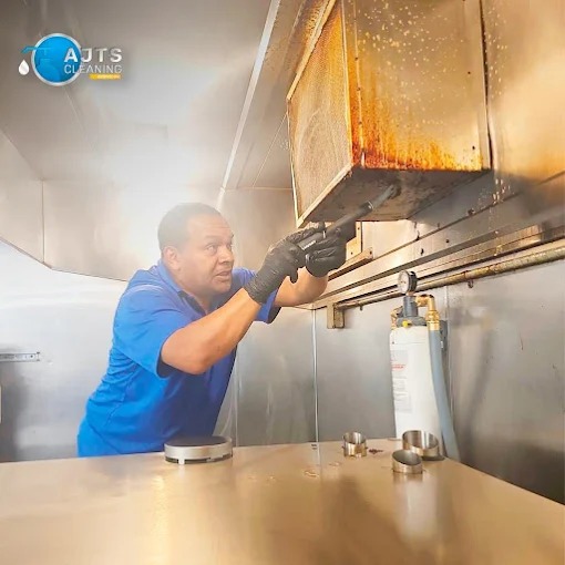 Boston restaurants are facing shutdowns.jpeg