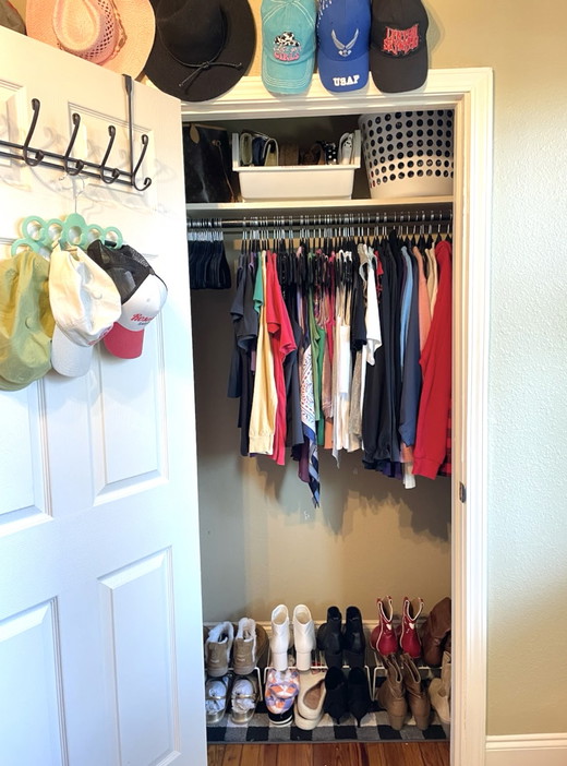 Closet Organization with color coordinated clothes.jpeg