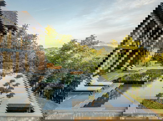 Elegant Entertaining by Luxury Home Builder Bluestone Construction.jpg