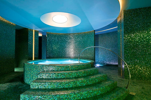Ezarri_Savoy-Palace-Hotel_mosaic_Pool_Wellness_Spa-5.jpg