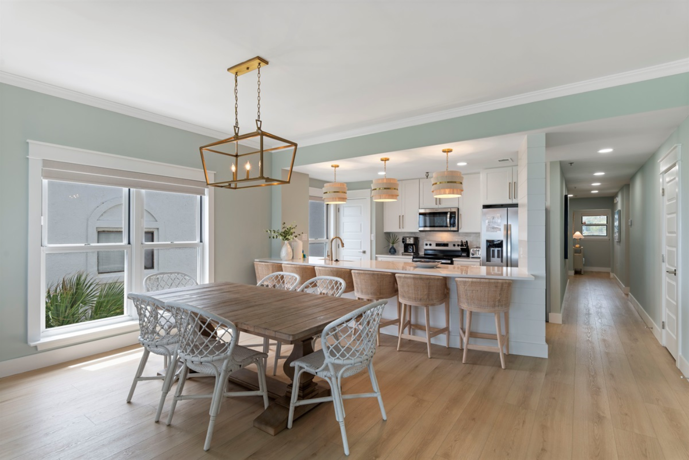 Canepari Coastal Design - Decorating Den Interiors