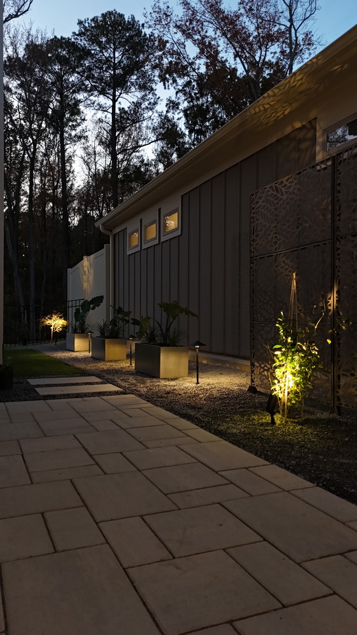 Paver patio with lighting - Ponti Landscapes.JPG
