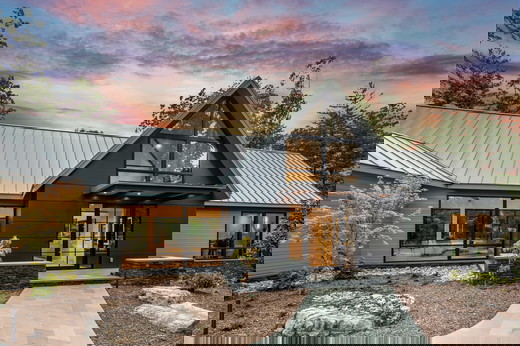 Ramble Modern by Luxury Home Builder Bluestone Construction.jpg