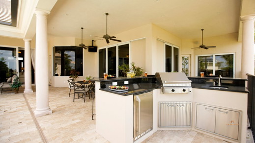 backyard-covered-kitchen-contractors.jpg