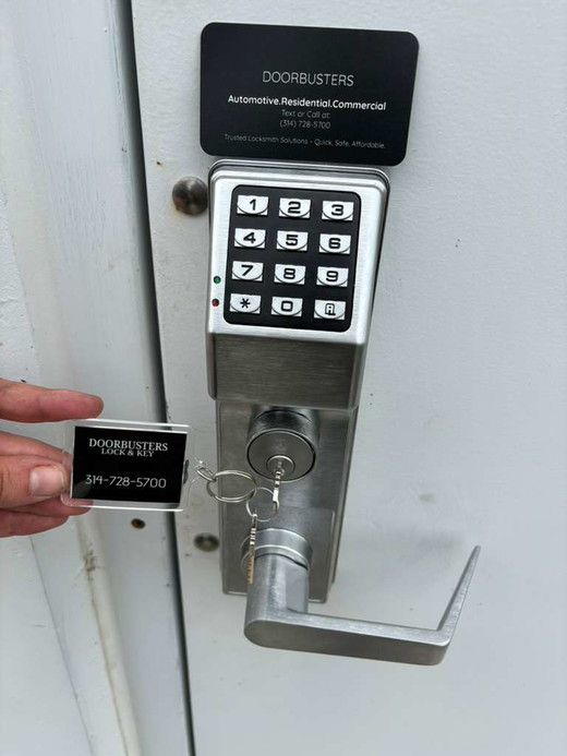keypad-door-lock-installation-st-louis-mo-doorbusters-locksmith..jpg