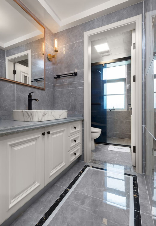 modern-gray-white-bathroom.jpg