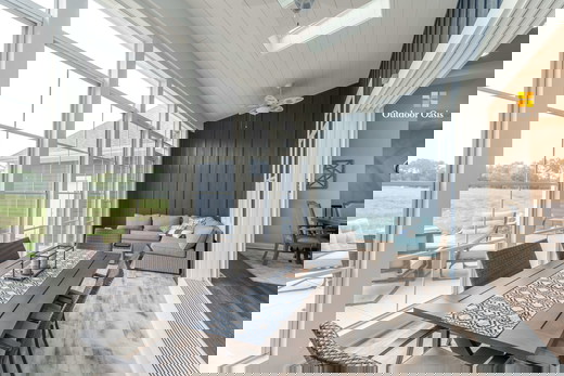 porch enclosure contractor milwaukee.jpg