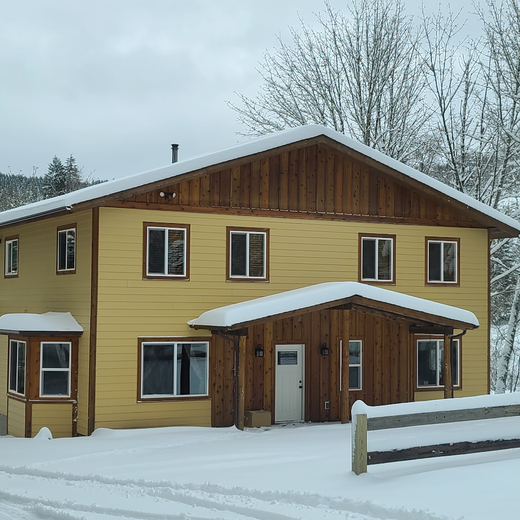 snowyhousewithhardiesiding.png