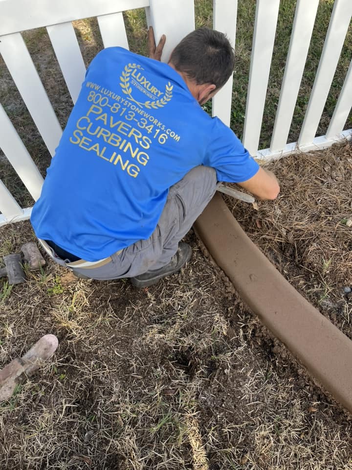 Luxury Stoneworks – Pavers, Curbing & Sealing